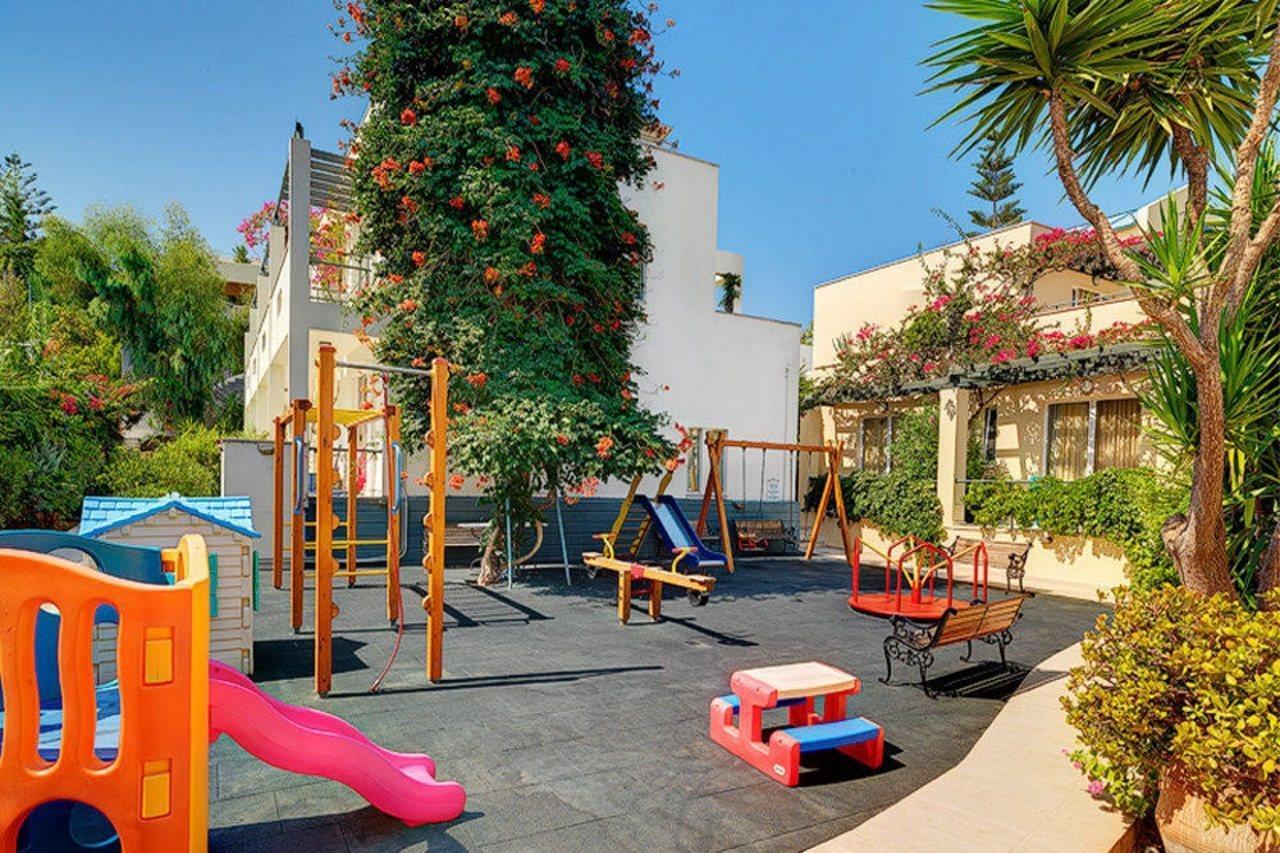 Forum Suites Kato Daratso Exterior foto